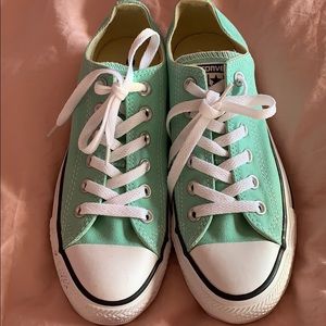 Mint Green Converse (US 7)